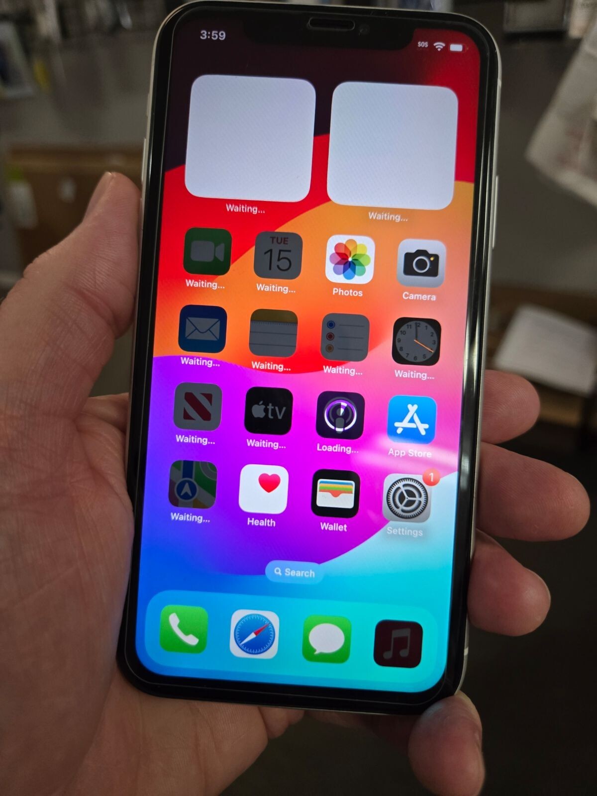 Apple iPhone XR – 64 GB – FREE 1st month Verizon Prepaid plan!