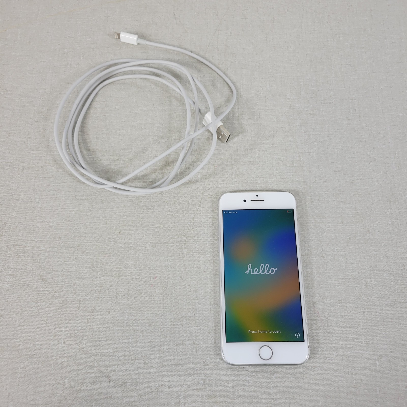 APPLE A1863 iPhone 8, 64 GB, Silver Verizon Cell Phone Cellular with Lightning
