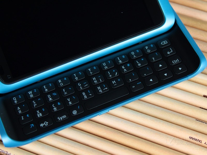 Nokia E7 E7-00 Touch Screen Slide Keyboard 16GB Unlocked 3G Wifi Original Phone