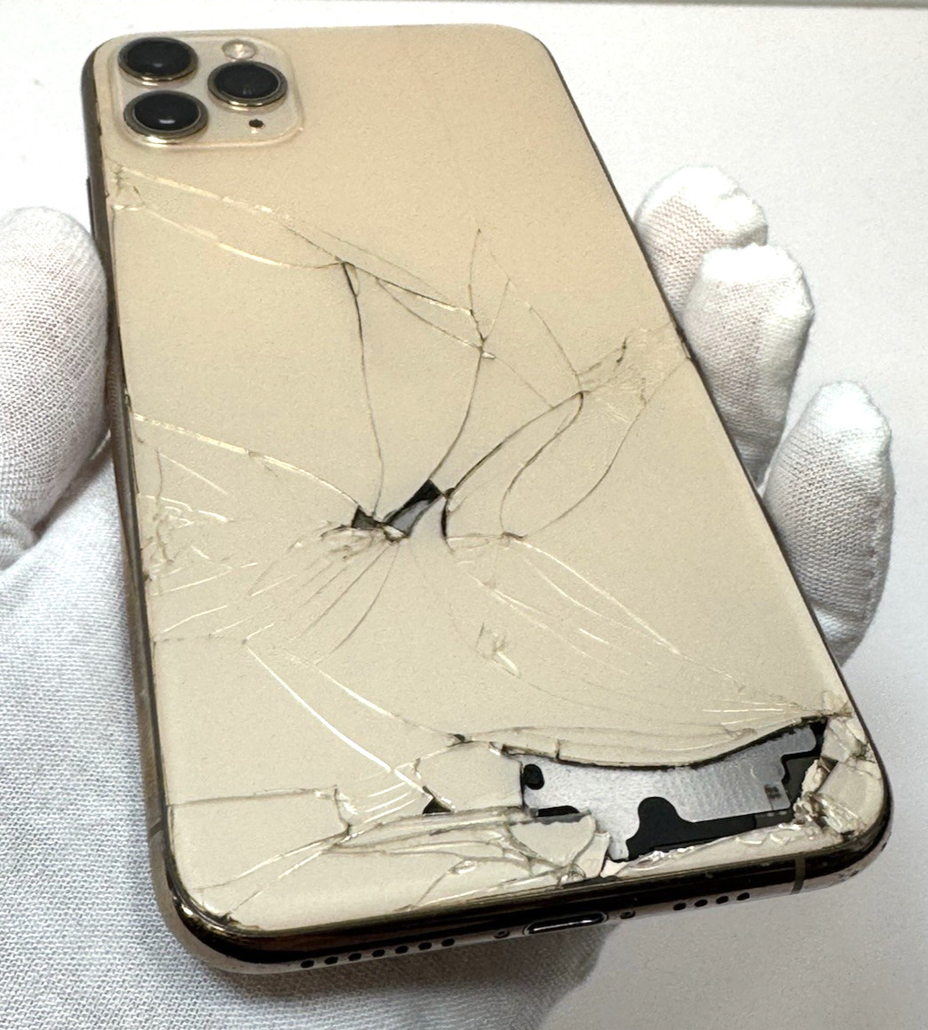 Apple iPhone 11 Pro Max 256GB Unlocked Gold for *Parts only* *Read Description*