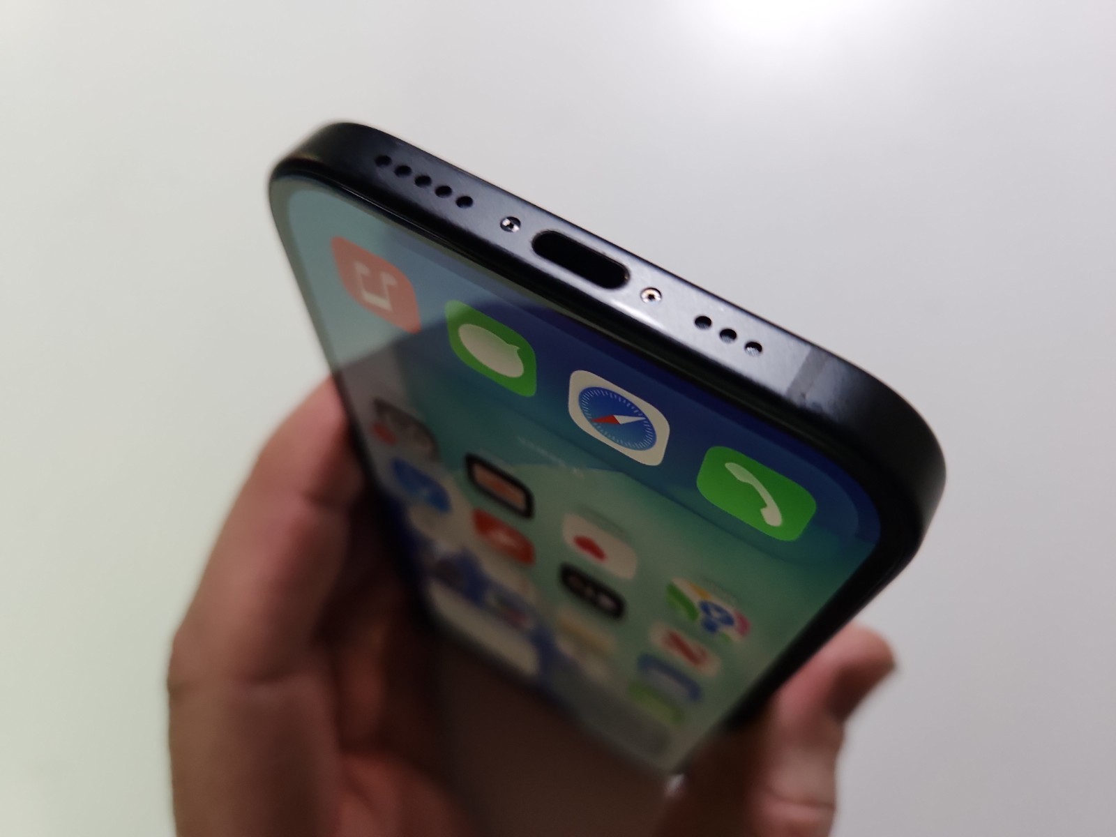Apple iPhone 15 A2846 eSIM 5G 128GB Unlocked Clean IMEI BH=100% Charged 44 Times