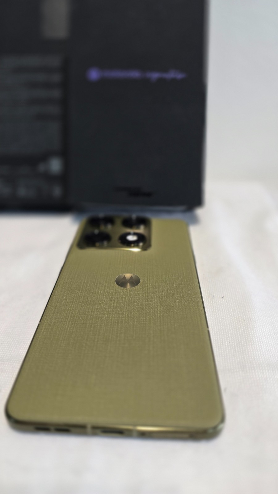 Moto Signature 5G XT2603-2 512GB + 16GB RAM 6.8″ Android Unlocked Sealed Box