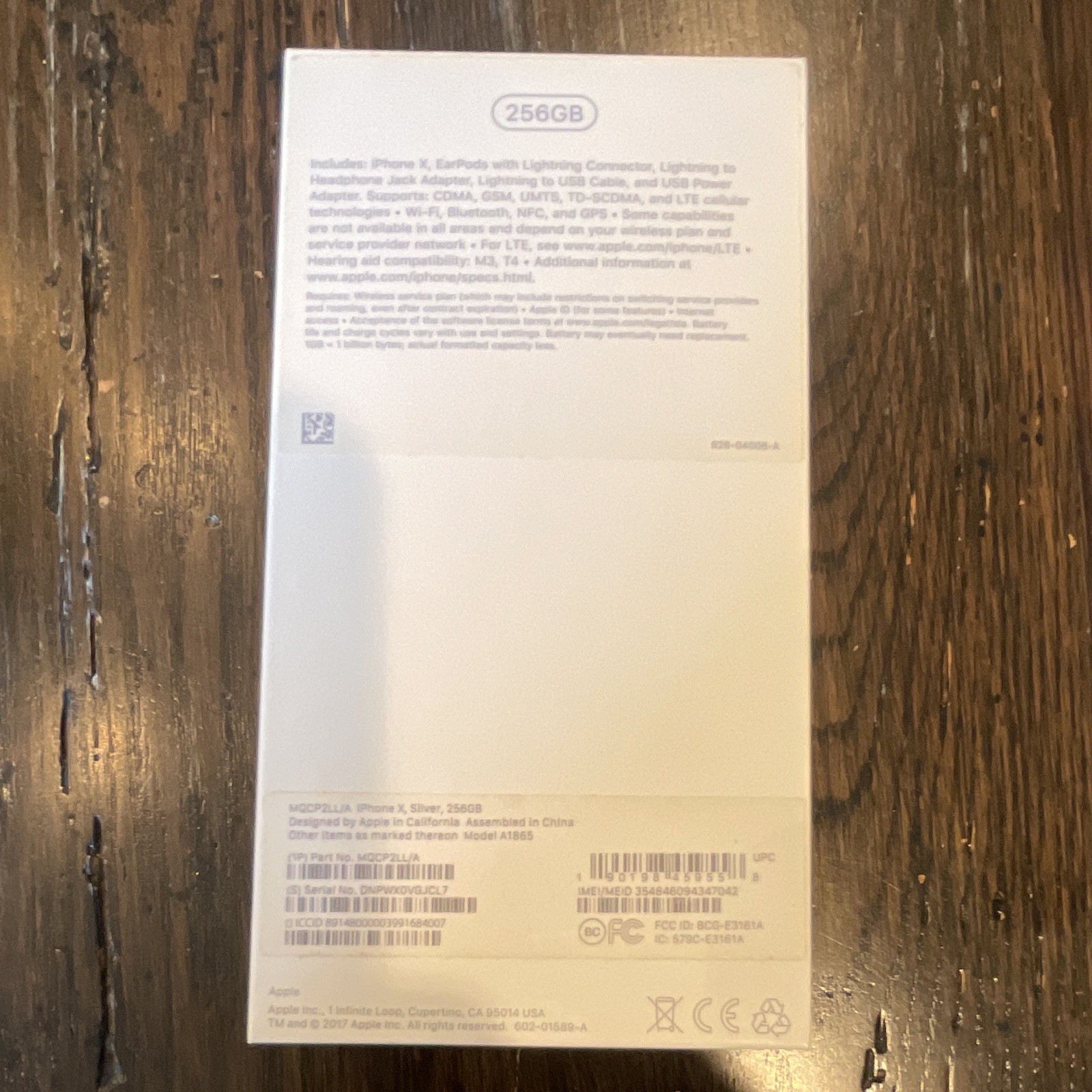Apple iPhone X 256GB Silver A1865 CDMA/GSM Wi-Fi Bluetooth NFC w/ Box