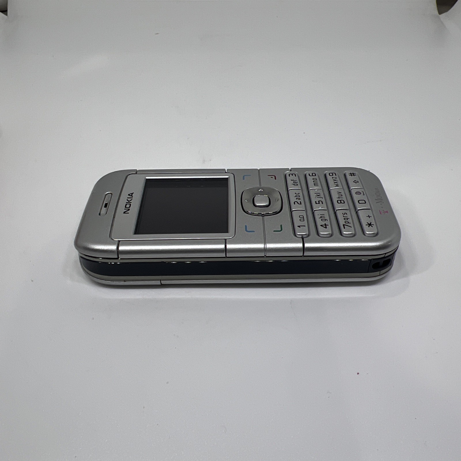 Nokia 6030 / 6030b – Silver and Gray Cellular Phone (C7B2)