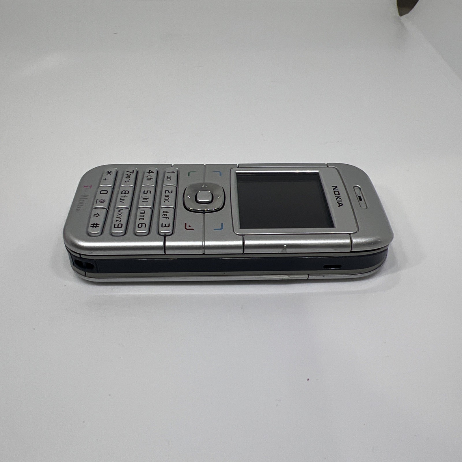 Nokia 6030 / 6030b – Silver and Gray Cellular Phone (C7B2)