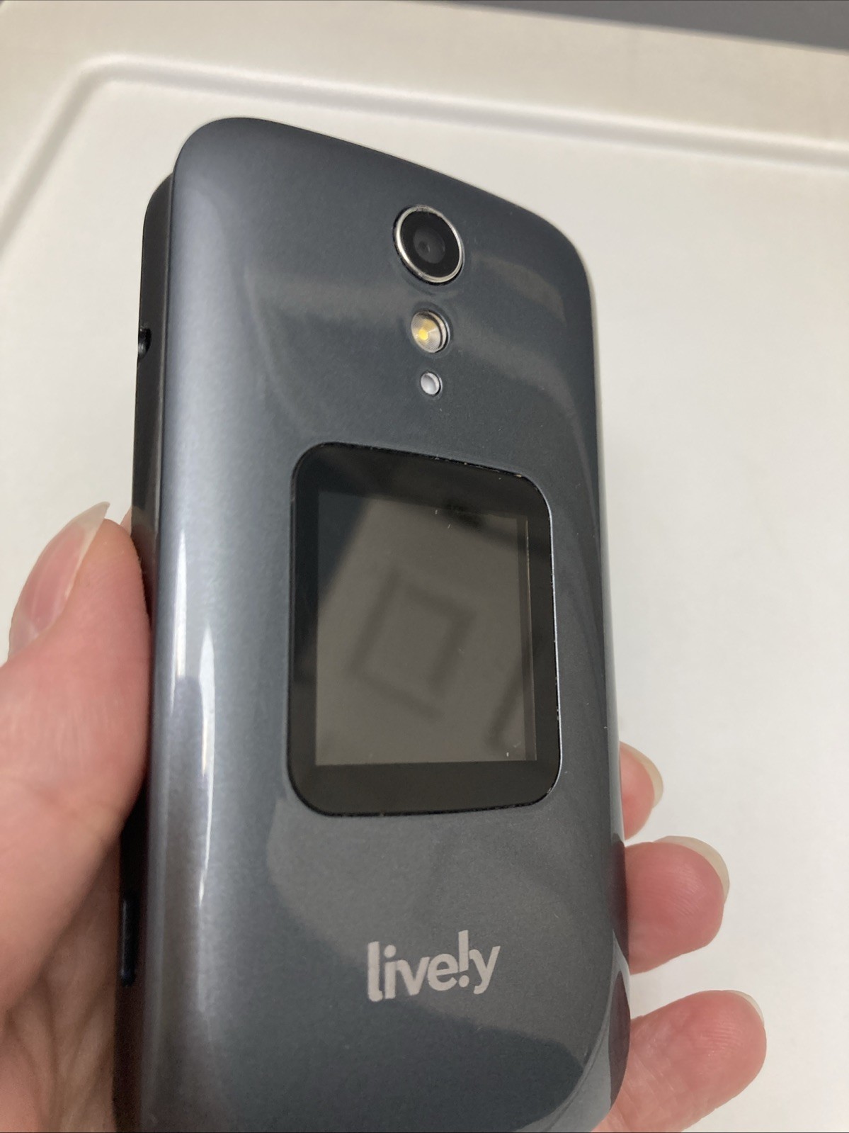 LIVELY Grey Flip 2 Cell Phone for Seniors w/ Charging Doc – Tested Working