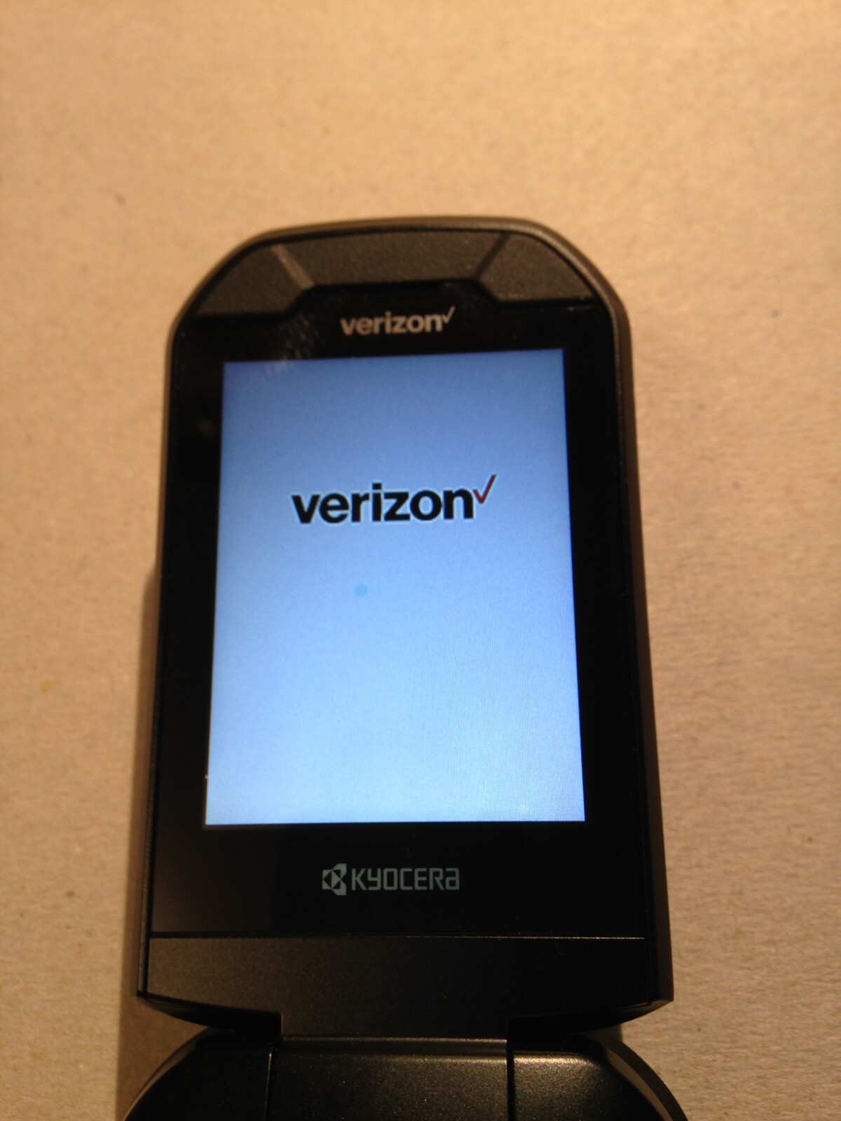 Kyocera DuraXV Extreme+ E4811 4G LTE 16GB Black Verizon Flip Phone