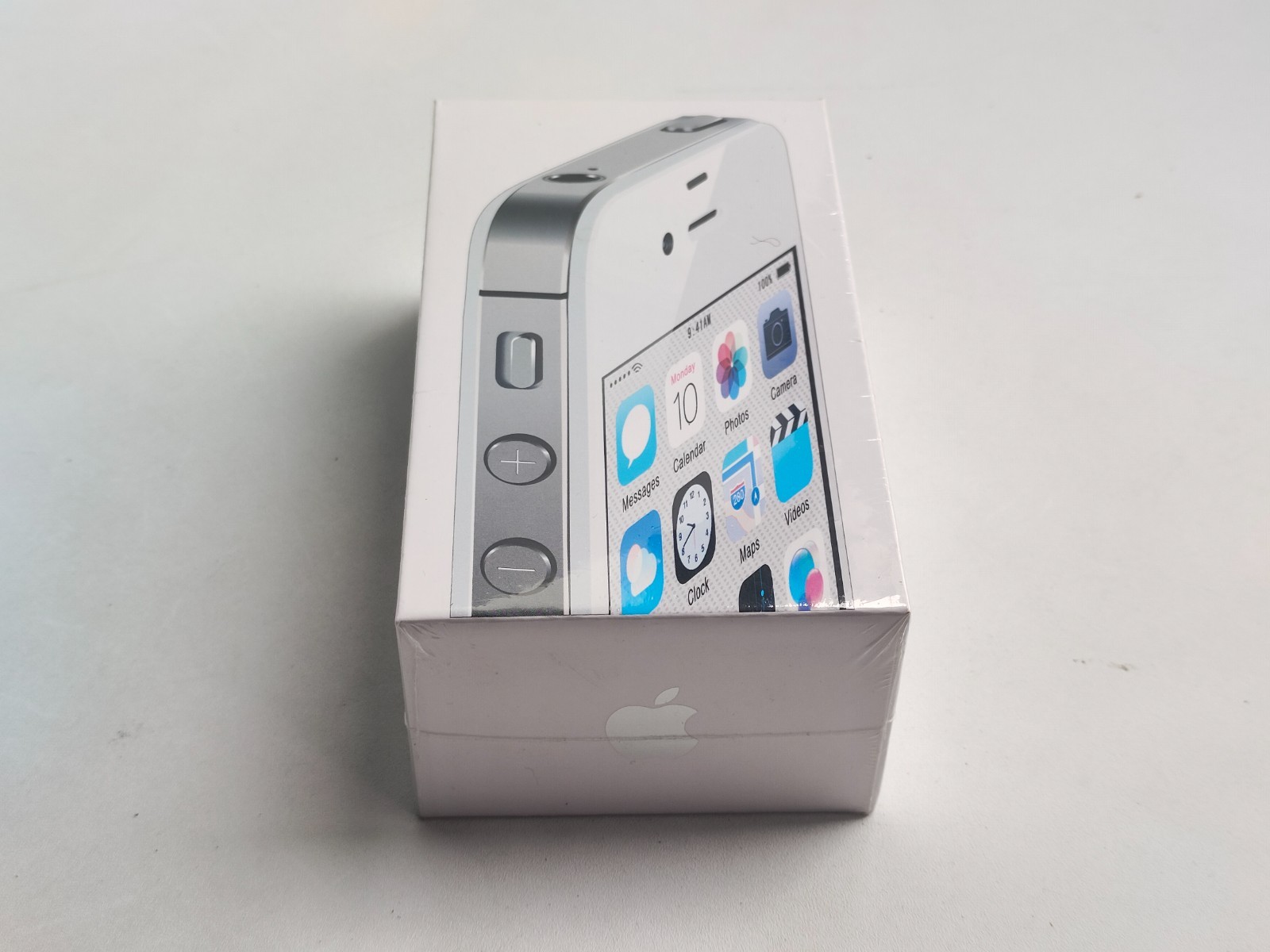 90%N ew&Original Apple iPhone 4/4s 8/16/32/64GB UNLOCKED Black/White ﻿Gift