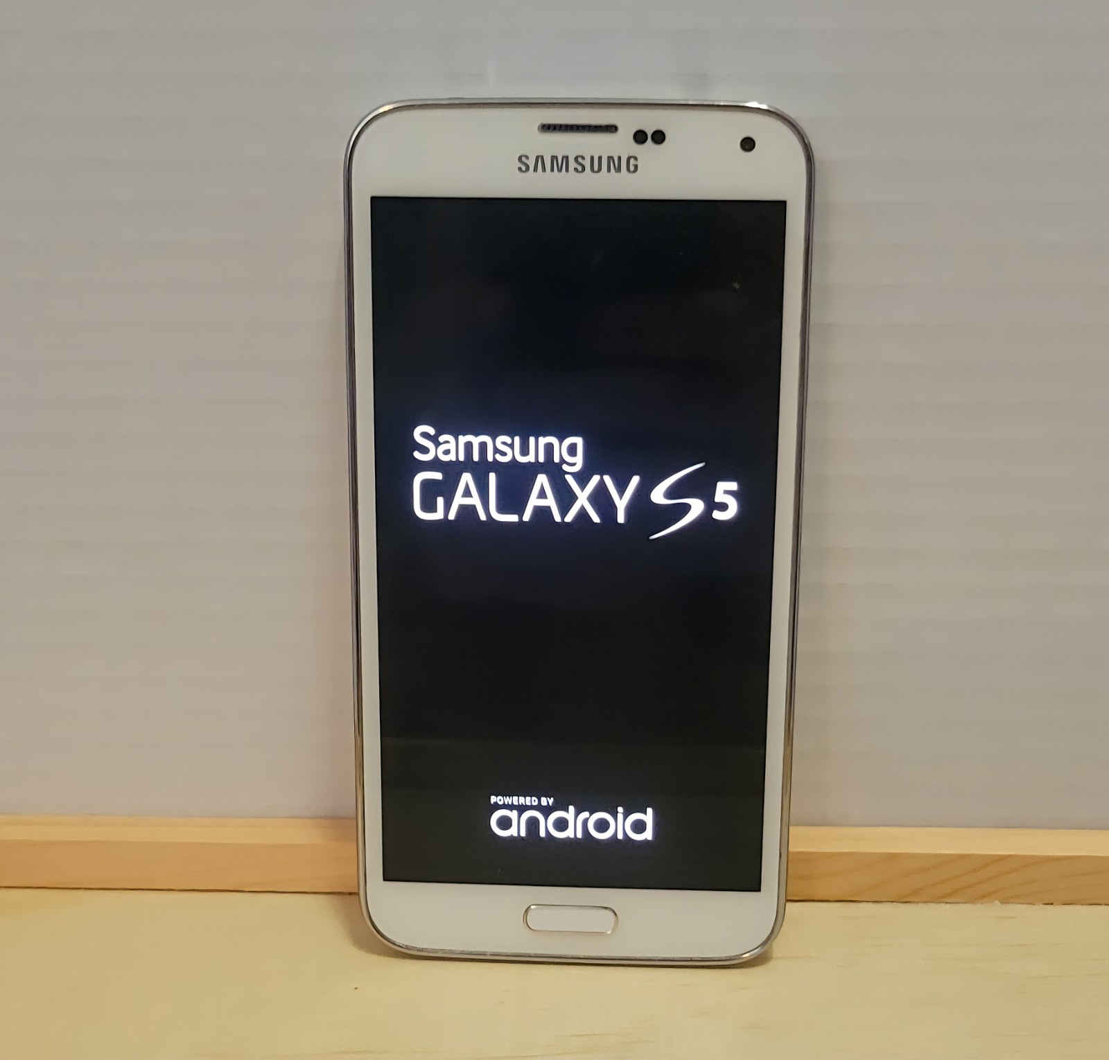 Samsung SM-G900V Galaxy S5 Verizon 16GB White