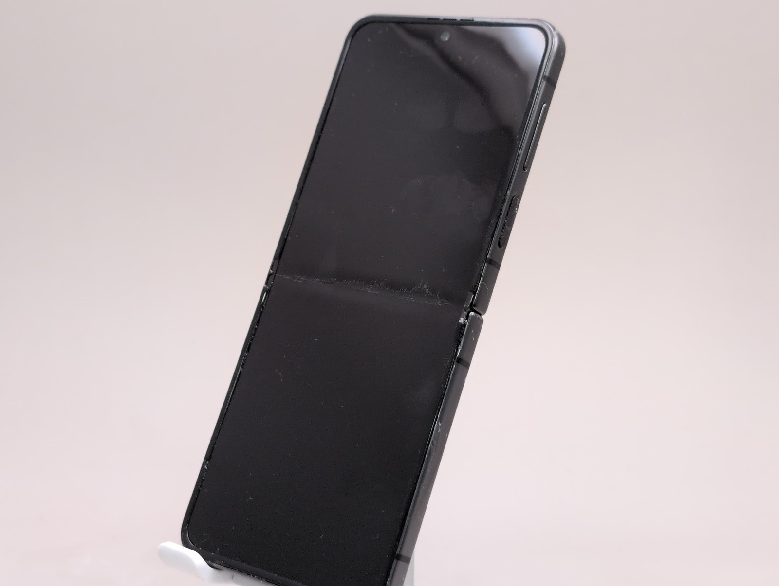 Samsung Galaxy Z Flip4 SM-F721U 128GB Graphite T-Mobile Unlocked W090190