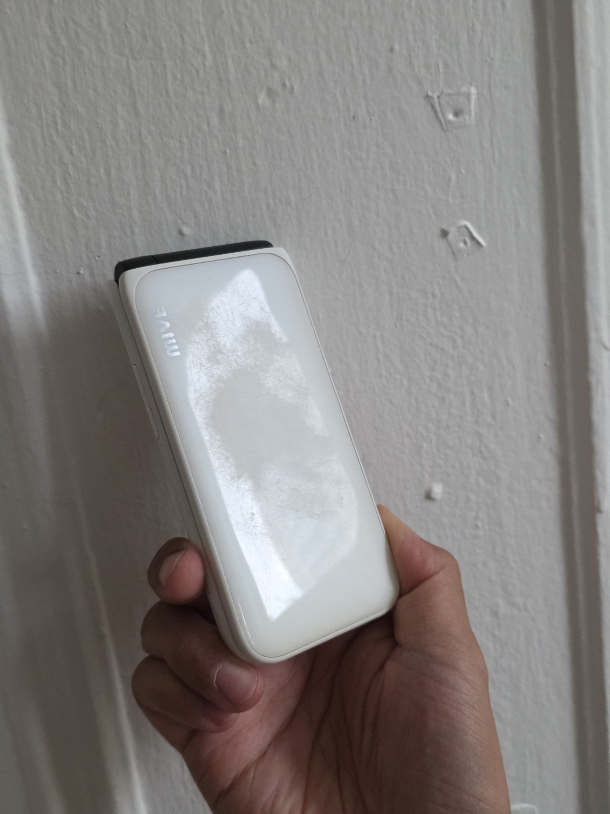 Alt MIVE AT-M120 White LTE/3G 32GB Folder Style Cell Phone Unlocked