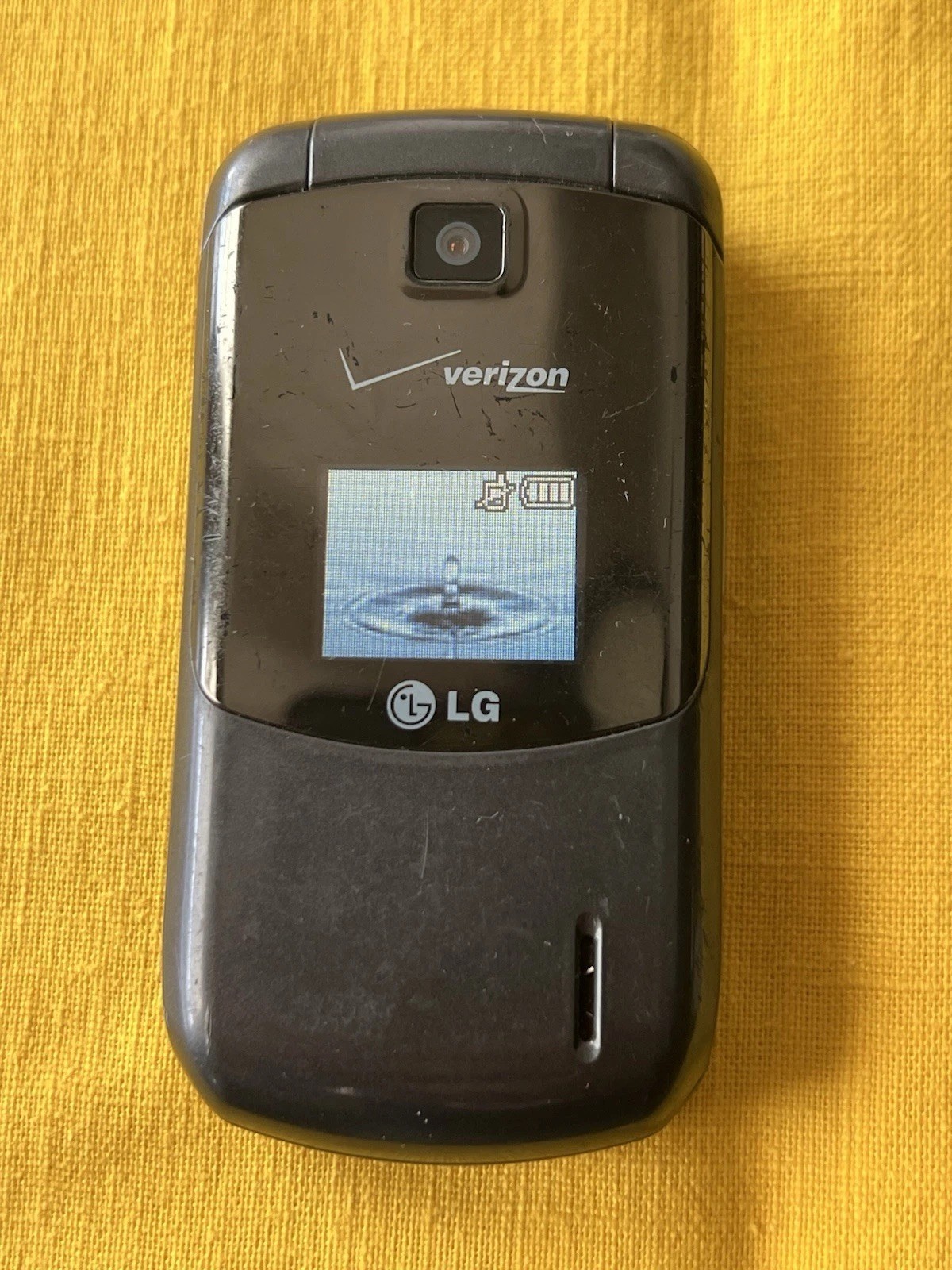 LG VX5600 Accolade Gray Verizon Flip Cell Phone 1.3MP Camera Parts Movie Prop