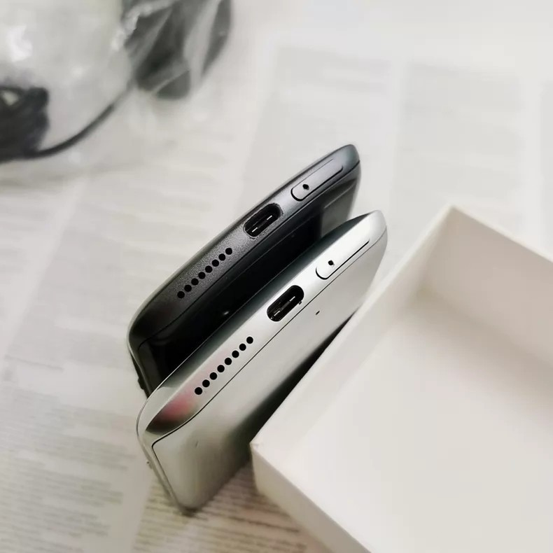 Motorola Moto Razr 5G 2020 XT2071 256GB Unlocked Android 99% New Sealed