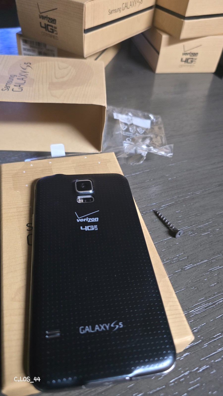Samsung SM-G900V Galaxy S5 Verizon/Unlocked Phone Water-Resistant GOOD