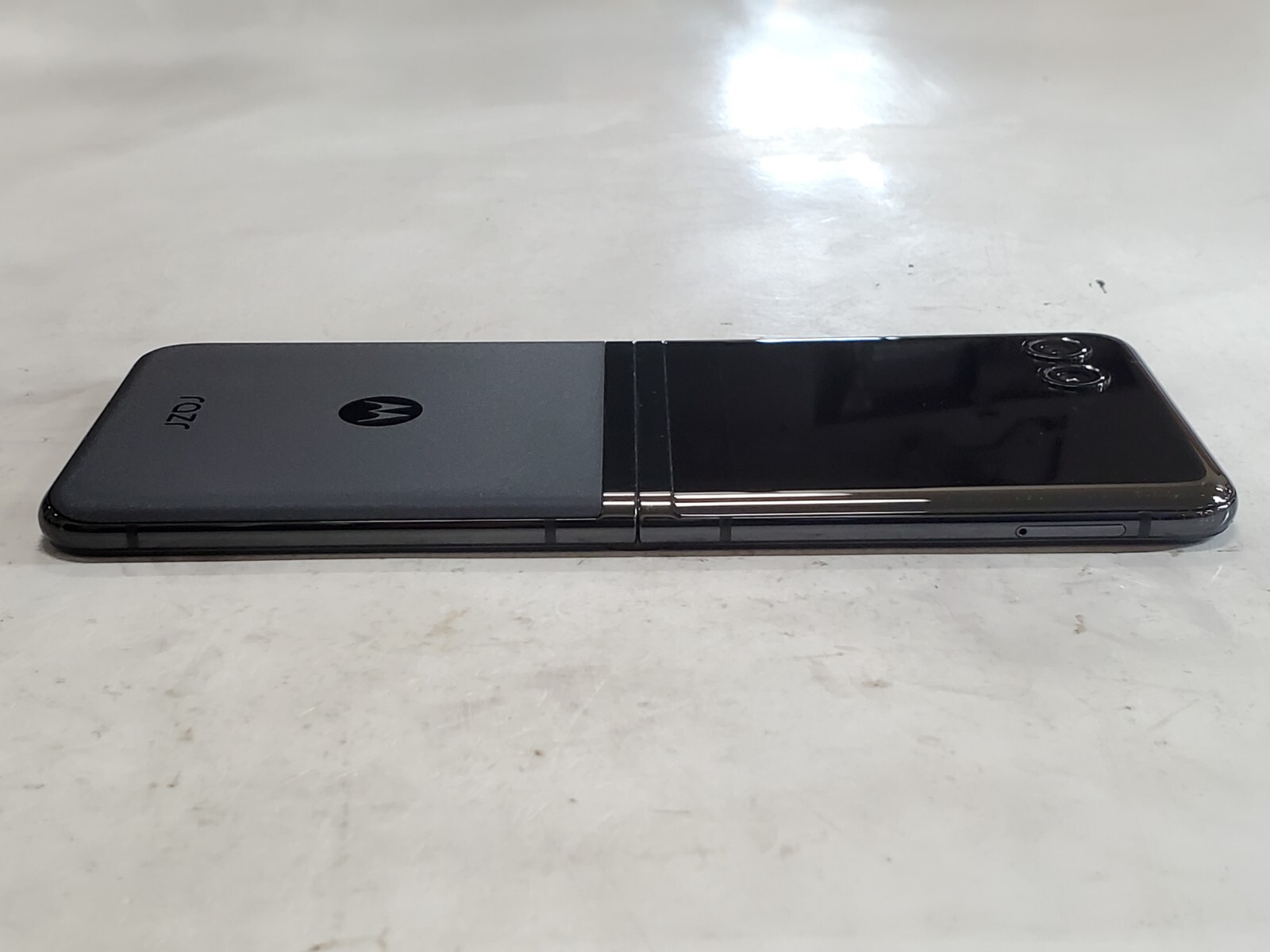 Motorola Razr Plus (2023) XT2321-3 256GB Black (Wi-Fi Only) – 3T9D