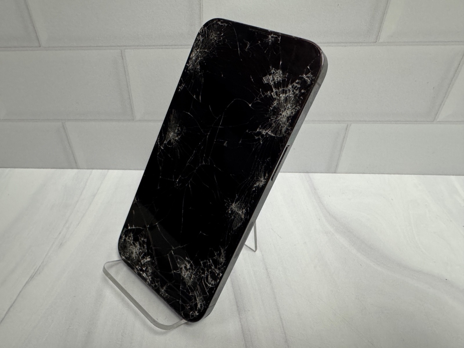 Apple iPhone 13 Pro 128GB Graphite A2483 Unlocked Cracked Screen LCD READ #10