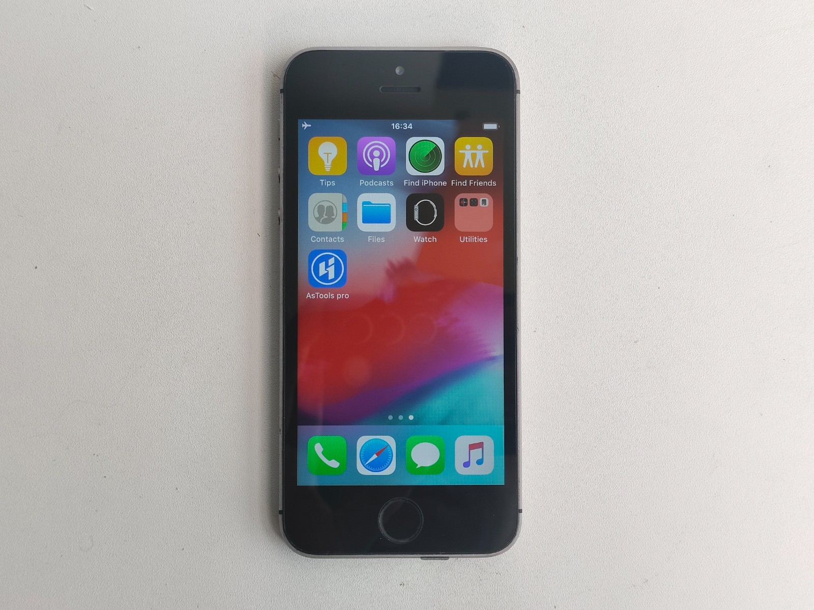 90%N ew Apple iPhone 5/5s 16/32/64GB Factory UNlocked(any carrier)All Color GOOD