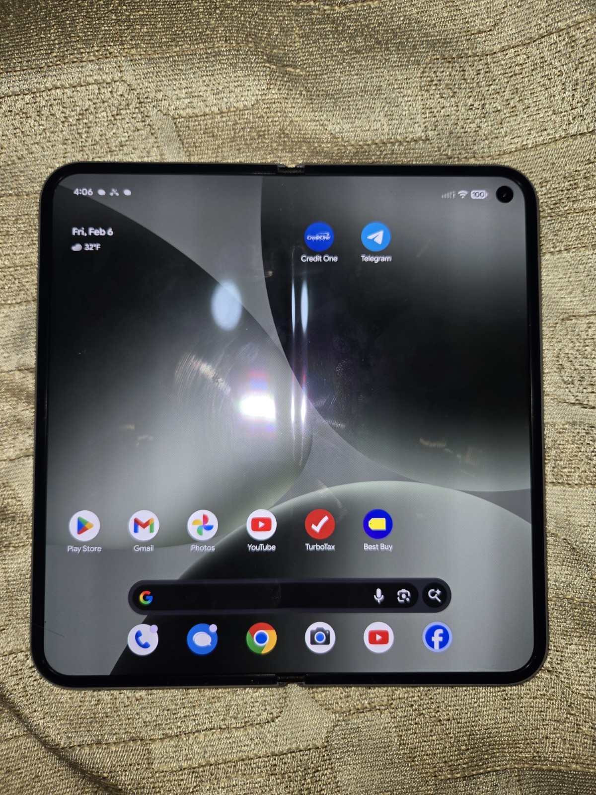 Google Foldable Smartphone Gray/Black Android Wi-Fi Bluetooth USB Type-C NFC