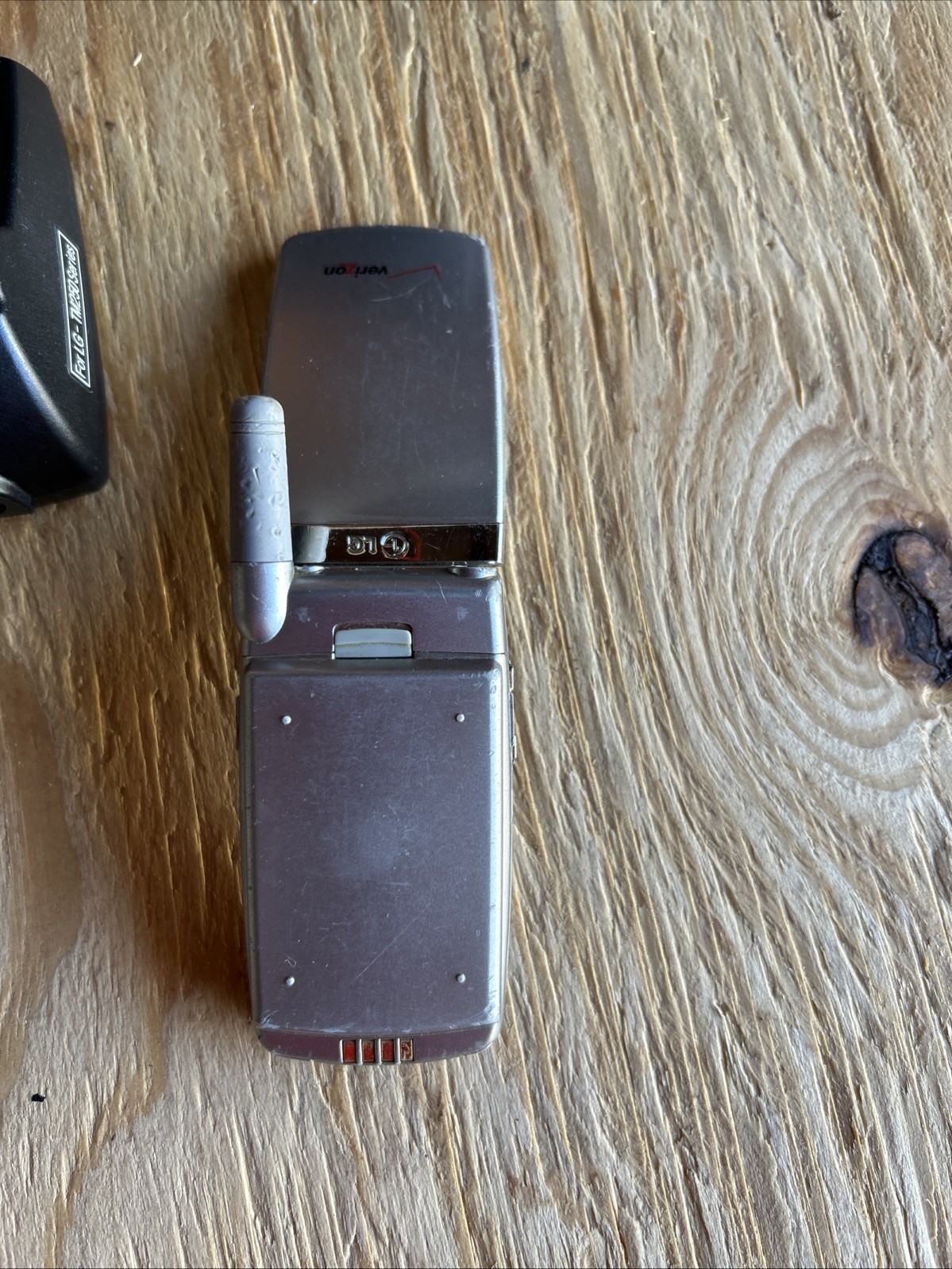 LG VX3100A Verizon Flip Phone Vintage Cell Phone Works Great Everything Included