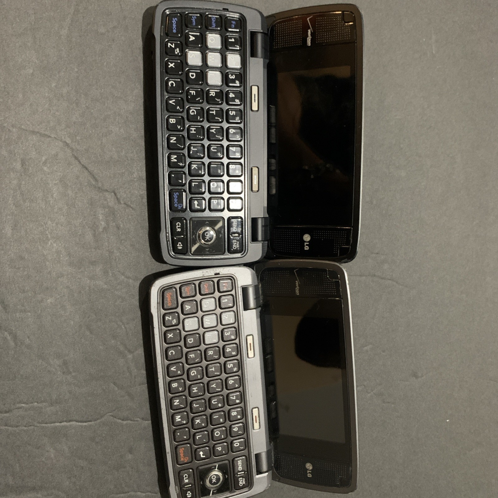 LG 2 Voyager VX10000S Full Keyboard Cell Phone Untested As Is For Parts Repair