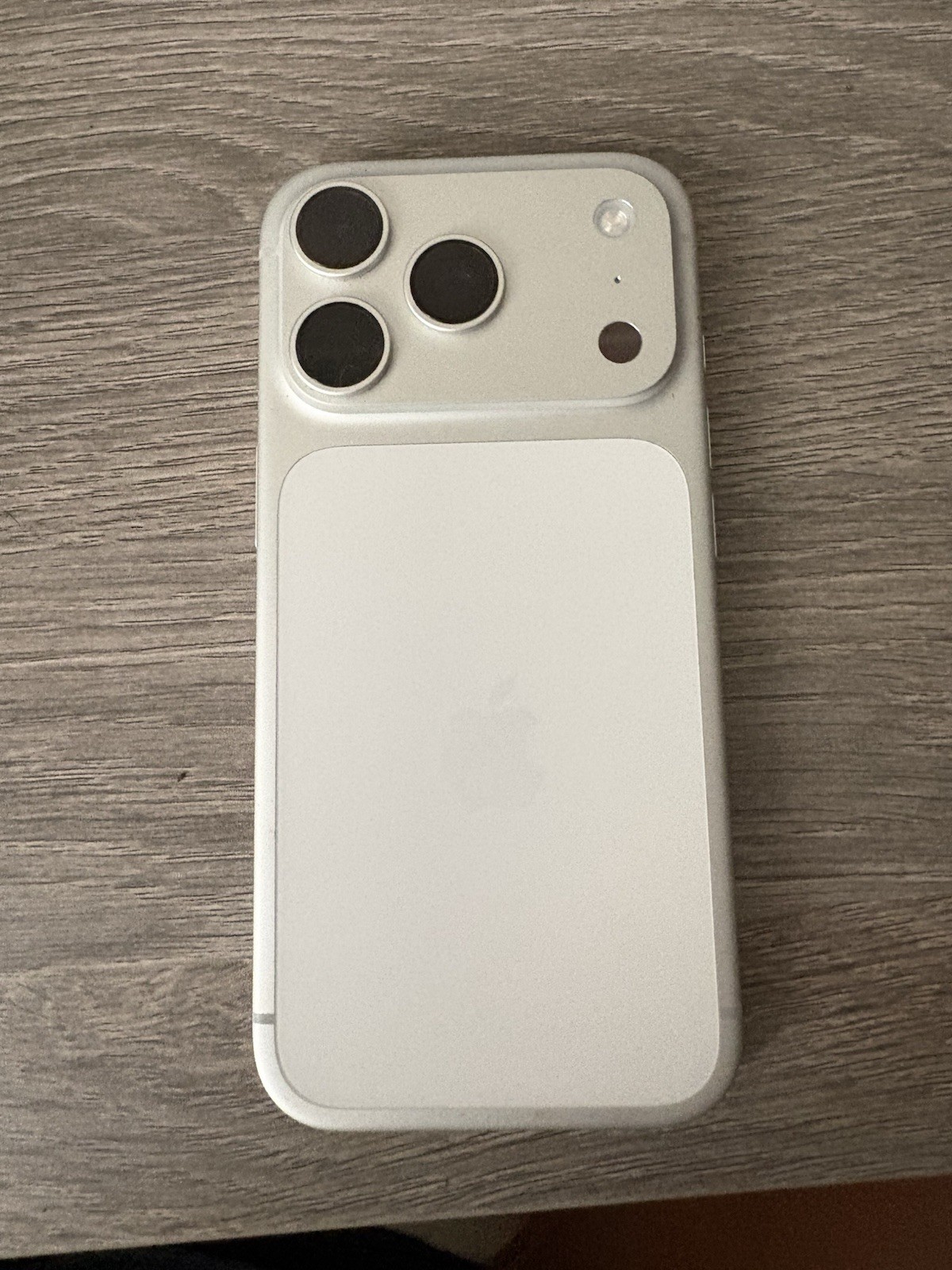 Apple iPhone 17 Pro 256 GB Silver (Verizon) Sim Locked Excellent Condition