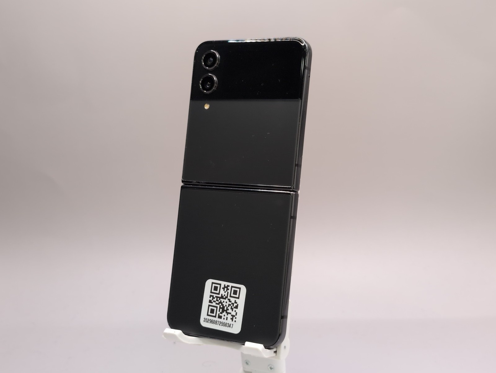 Samsung Galaxy Z Flip4 SM-F721U Graphite For Parts Only W089036