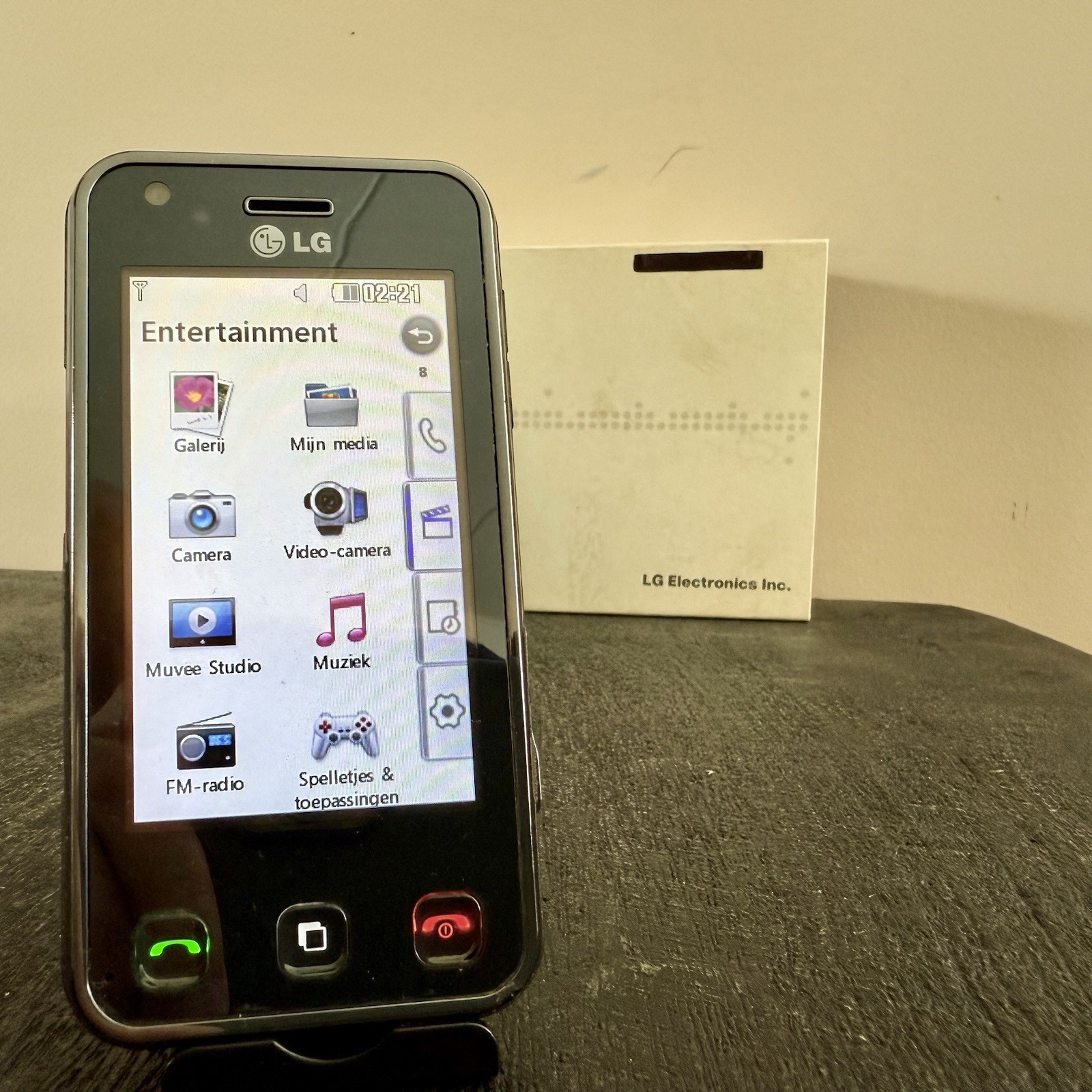 LG KC910 Renoir complete in box