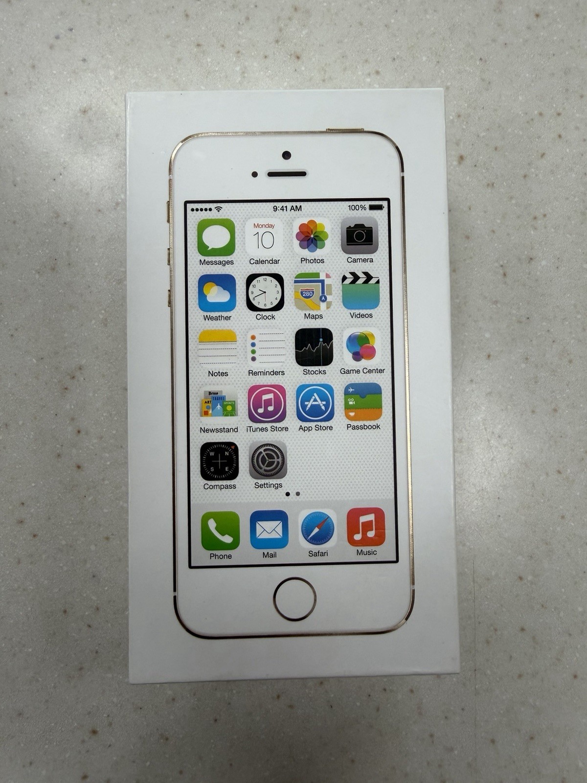 iPhone 5s 32GB Unlocked Smartphone Collectible