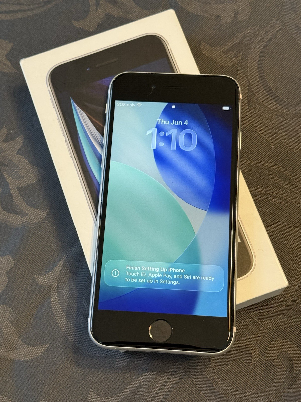 Apple iPhone SE 64GB White MHGF3LL/A 95% Battery