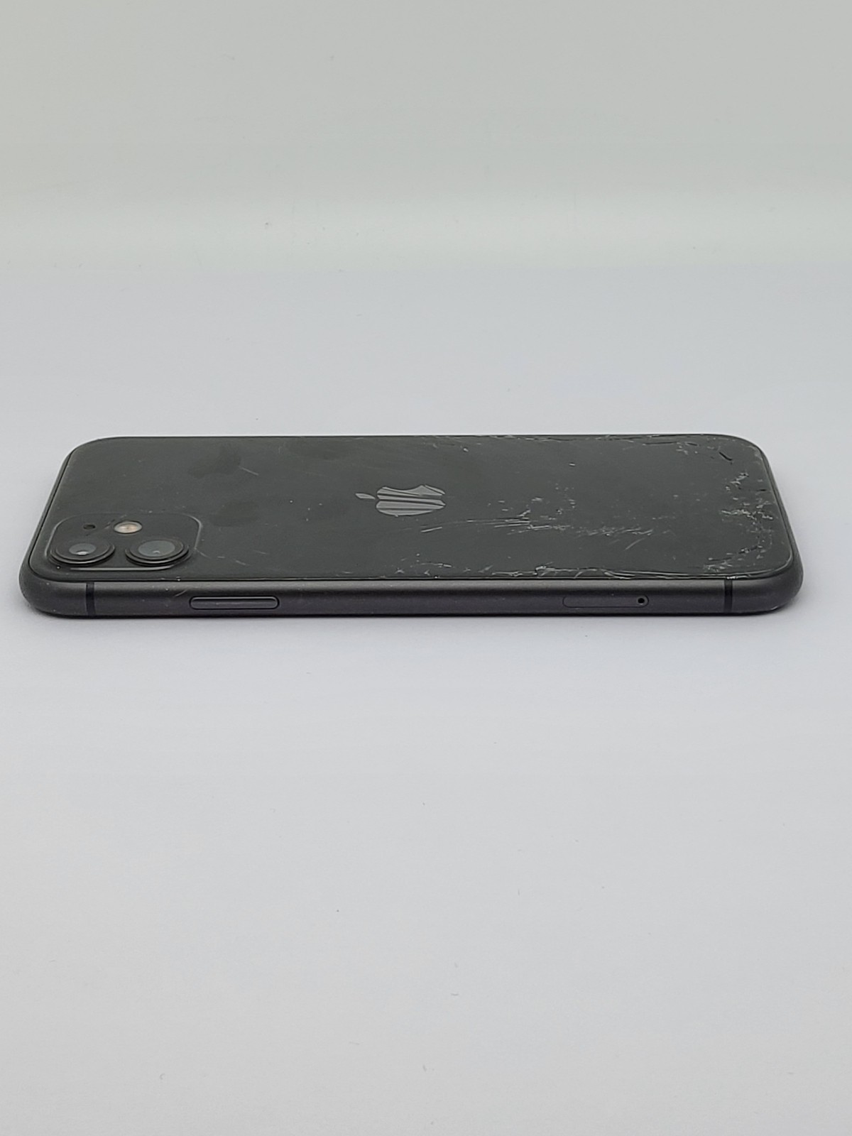 Apple iPhone 11 (Factory Unlocked) 64GB | Black | A2111 – Cracked Back