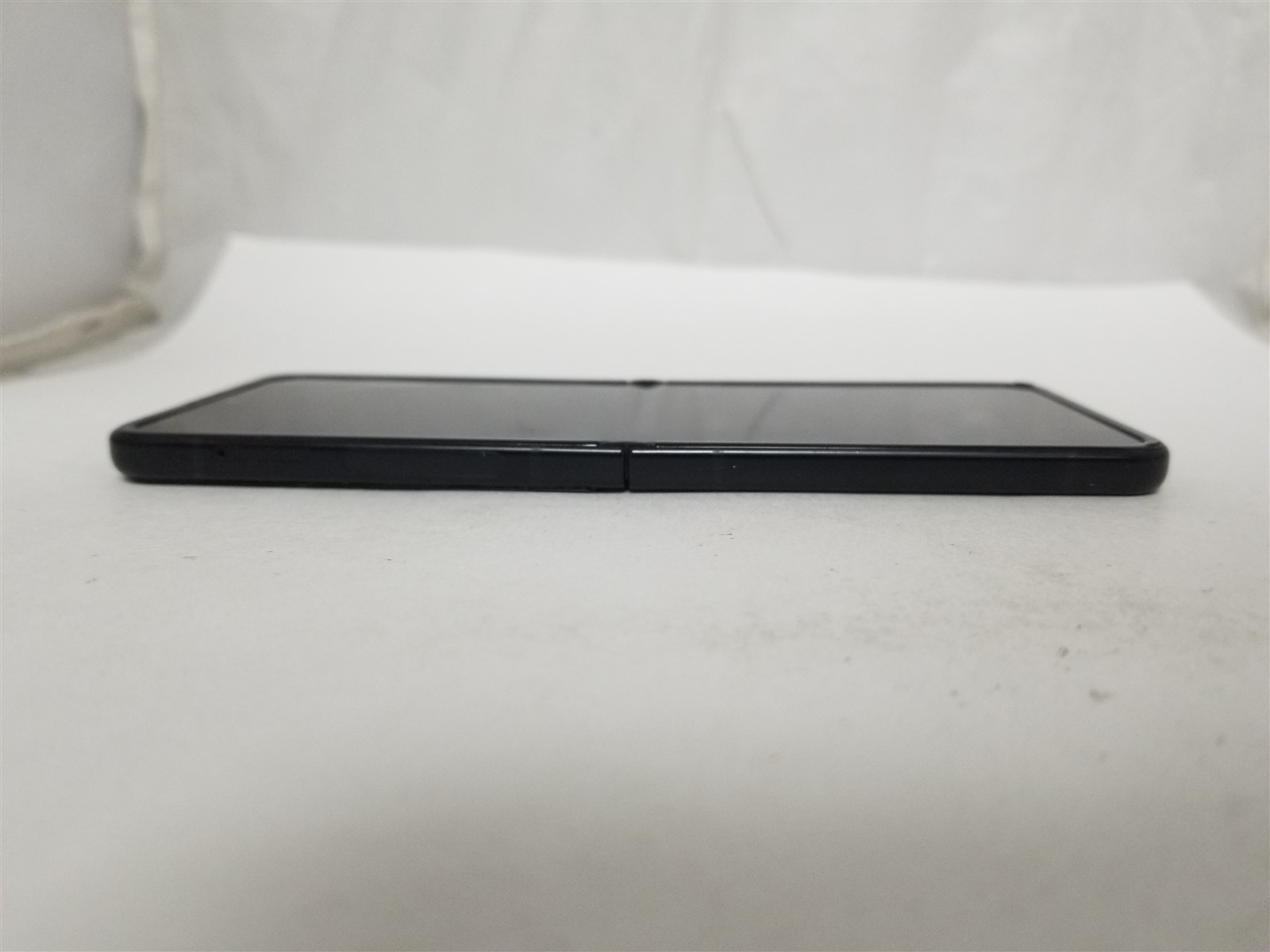 Samsung Galaxy Z Flip3 256GB Black SM-F711U1 (Unlocked) Discounted zW2981