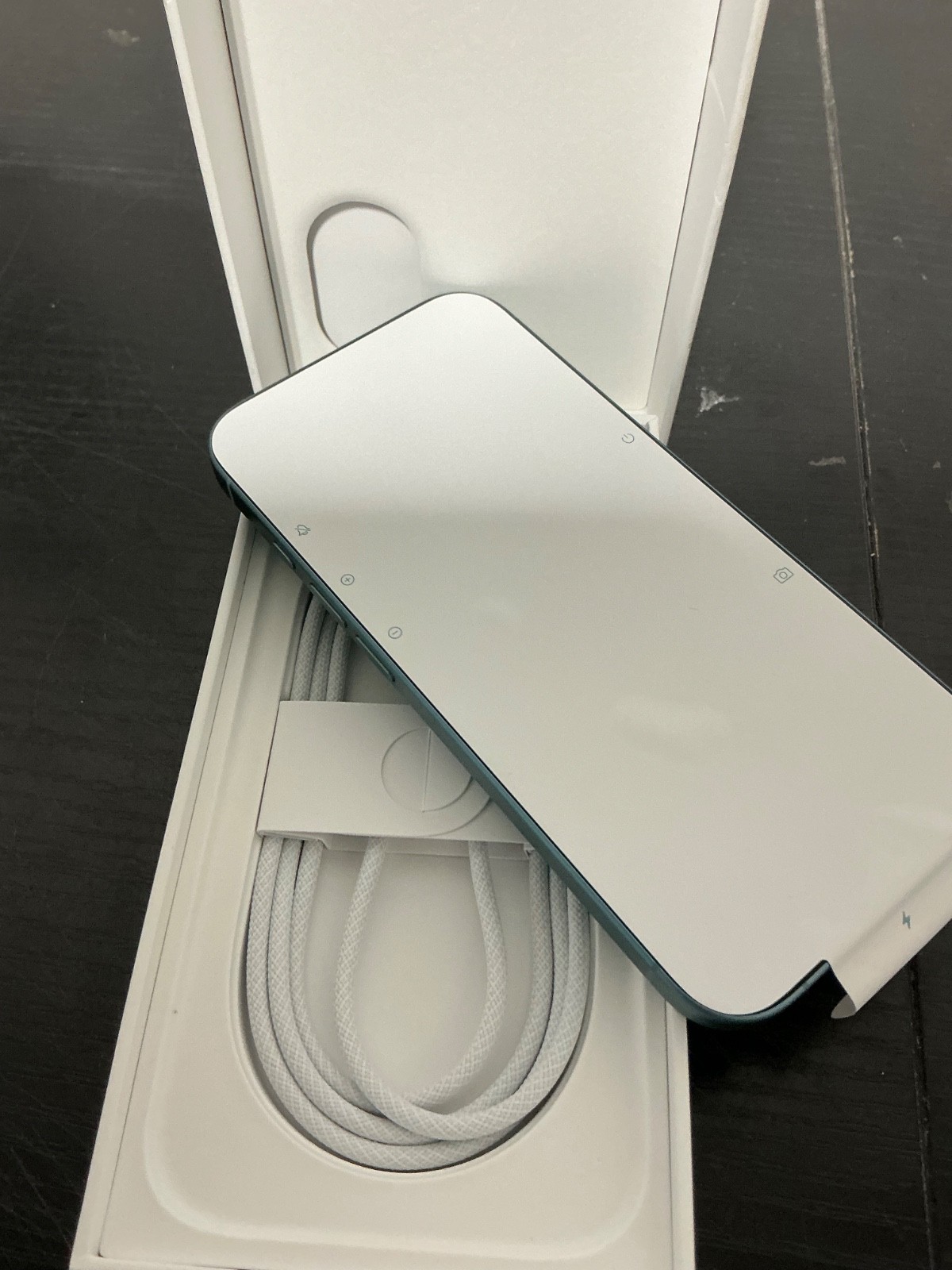 Apple iPhone 16 A3081 128GB Bundle | MYAW3LL/A | Teal | Verizon