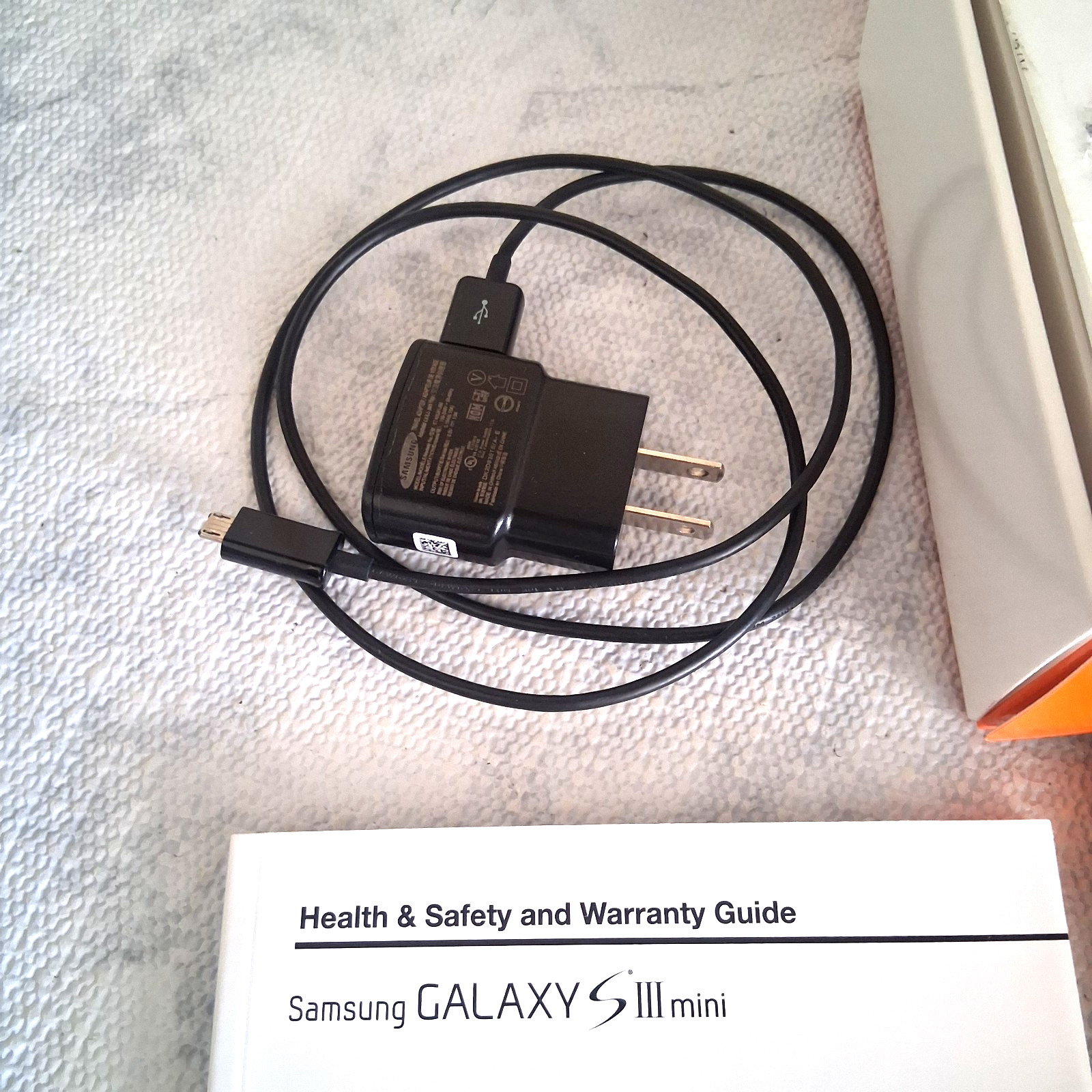 Samsung Galaxy S3 Mini SM-G730A (att) 8GB Blue Charge Cord Instructions in Box