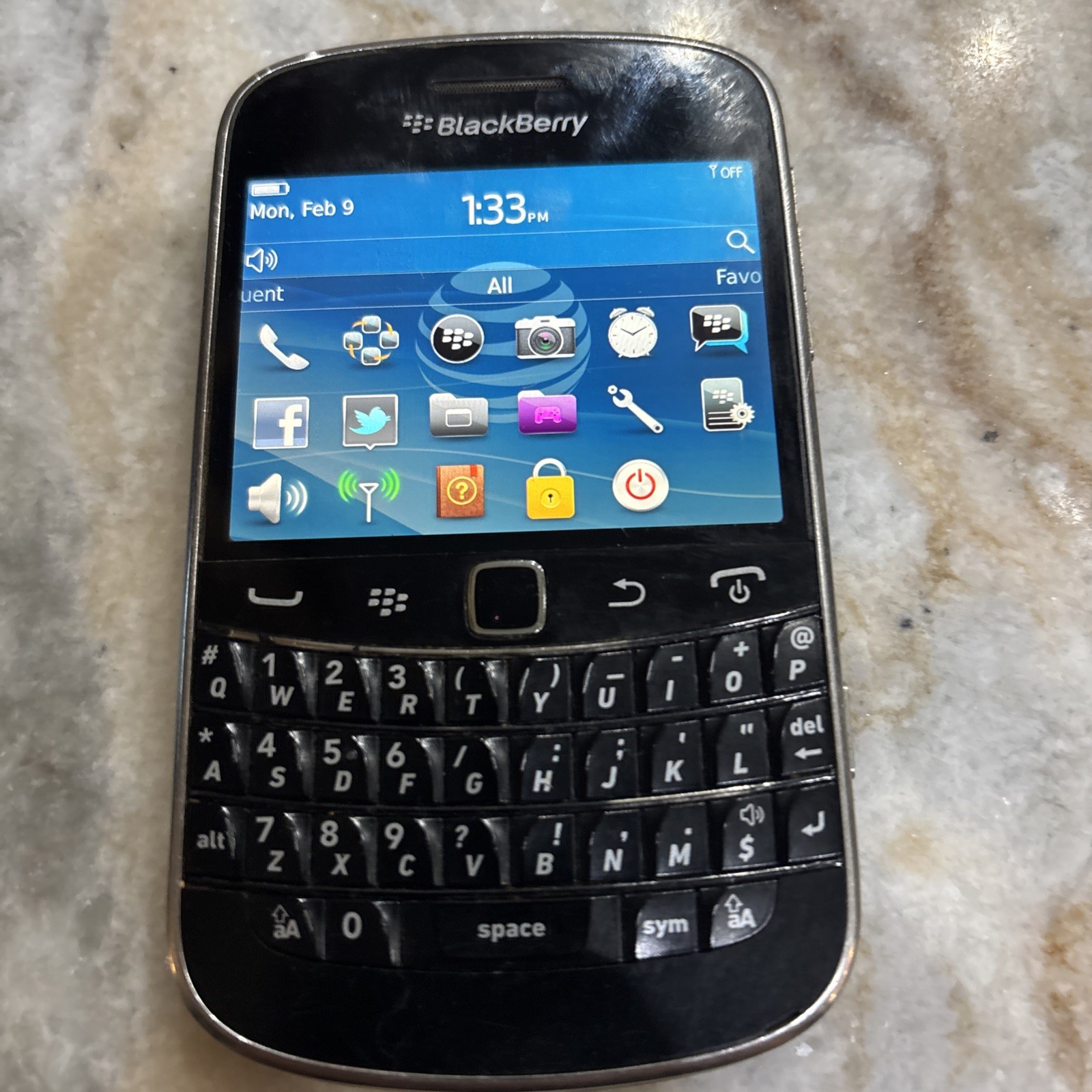 BlackBerry Bold 9900 – Black (UNLOCKED) Smartphone – Working