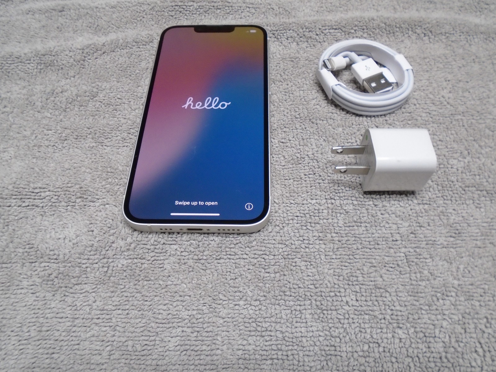 Apple iPhone 14, 128gb, Silver, Carrier Unlocked, Excellent!!