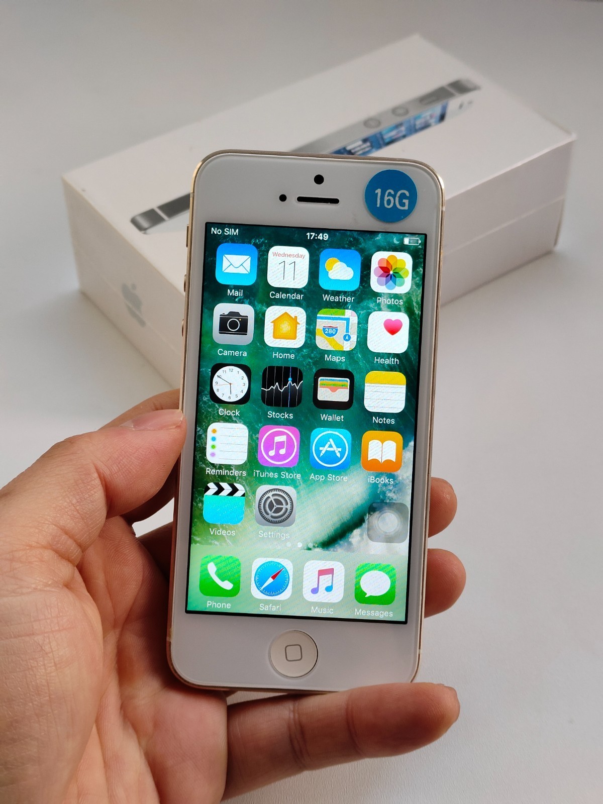 Apple iPhone 5/5s/5c 16GB Factory UNlocked Black/White/Gold Good 90%N ew US
