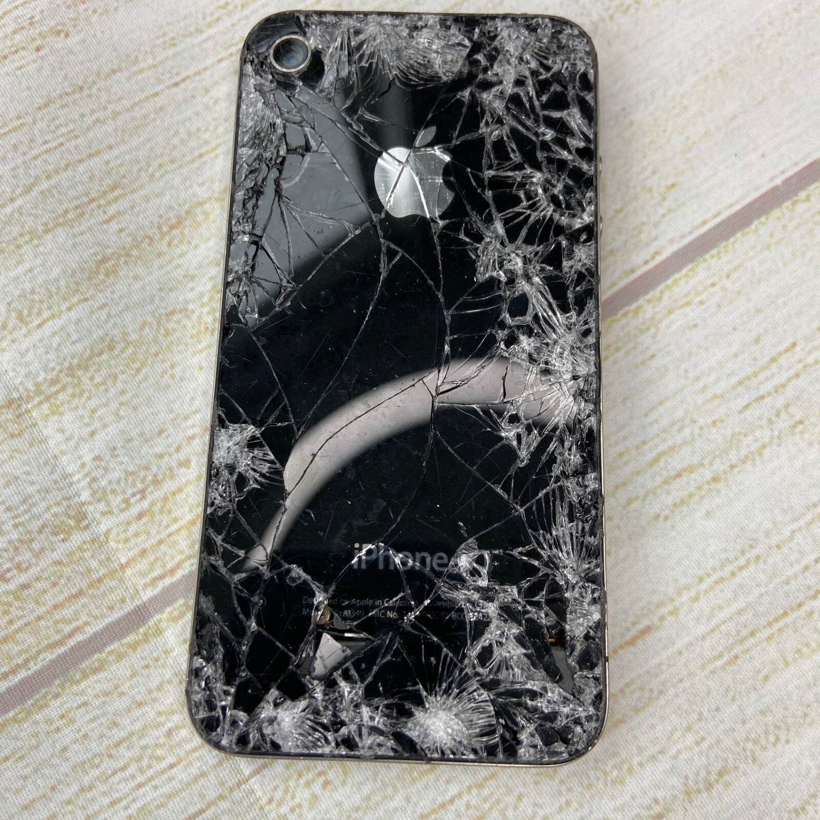 Black Apple iPhone 4 Model A1349 Untested Broken Glass Screen – For Parts
