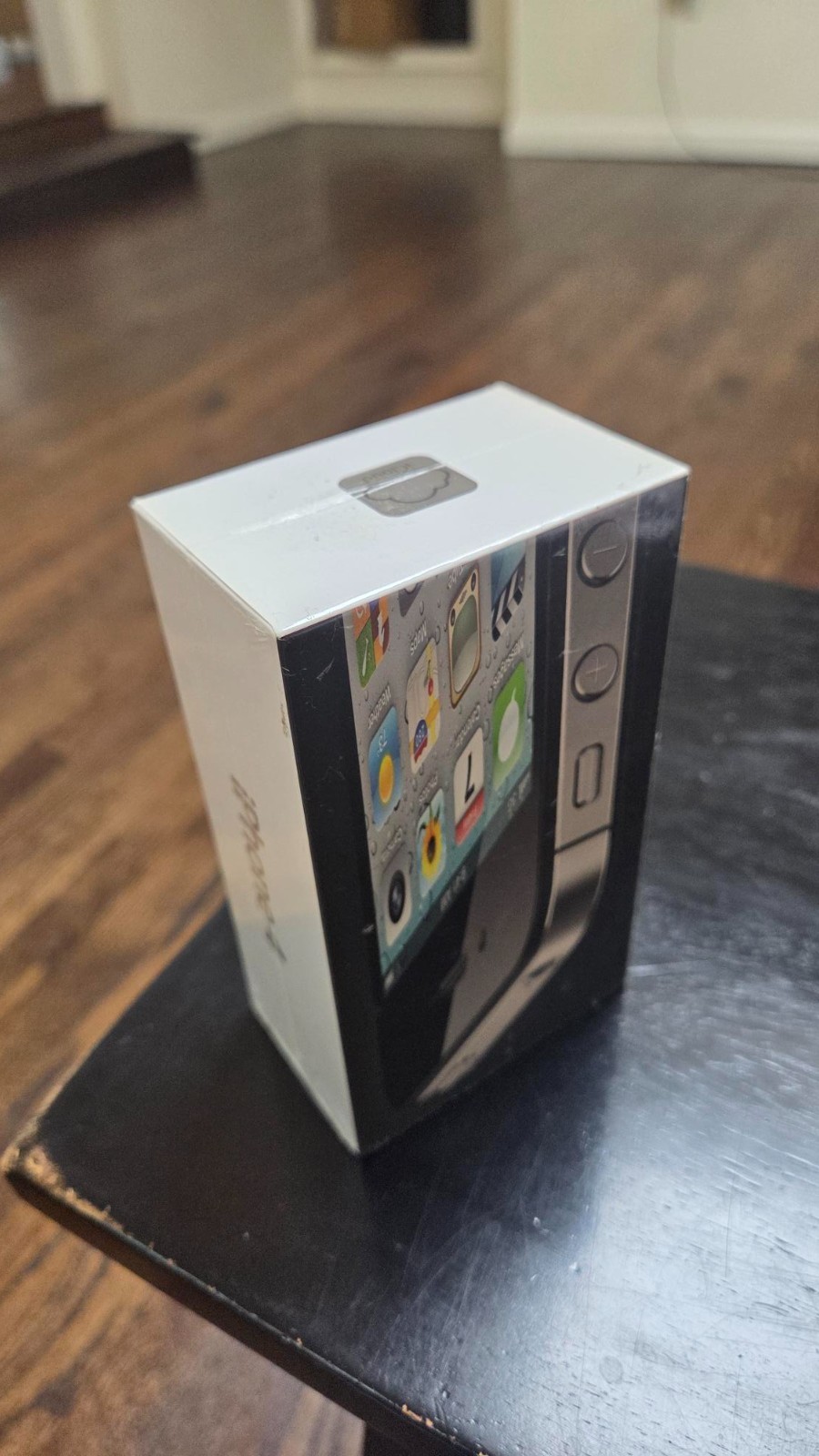 Apple iPhone 4 -8GB – Black (Unlocked) – MD146LL/A A1349 NEW SEALED