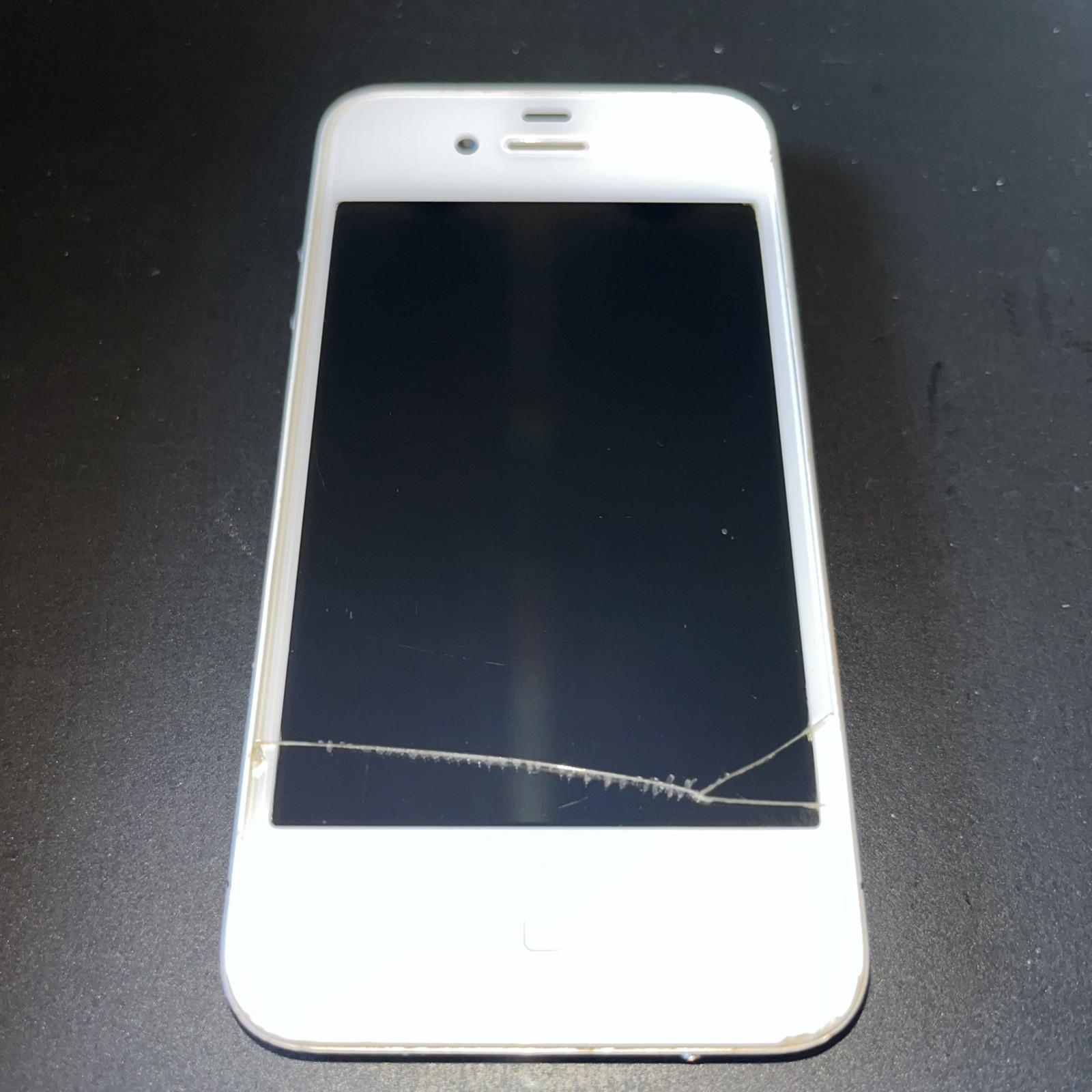 Apple iPhone 4 – A1387- White Locked