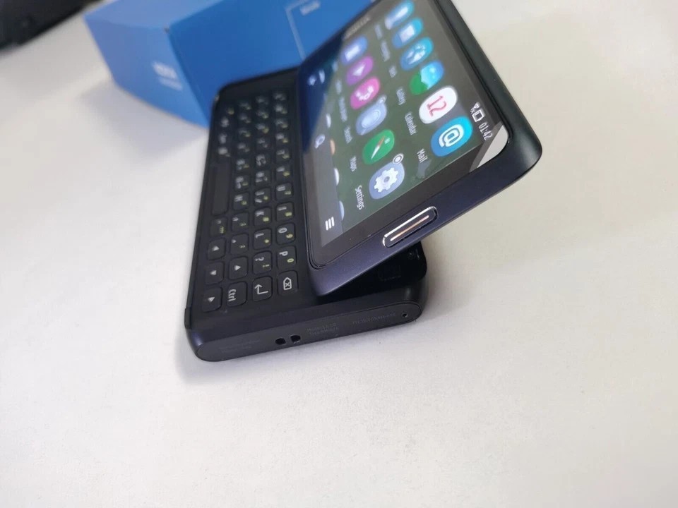 Origina Nokia E7-00 Silver Black 16GB (Unlocked) Smartphone QWERTY keyboar WIFI