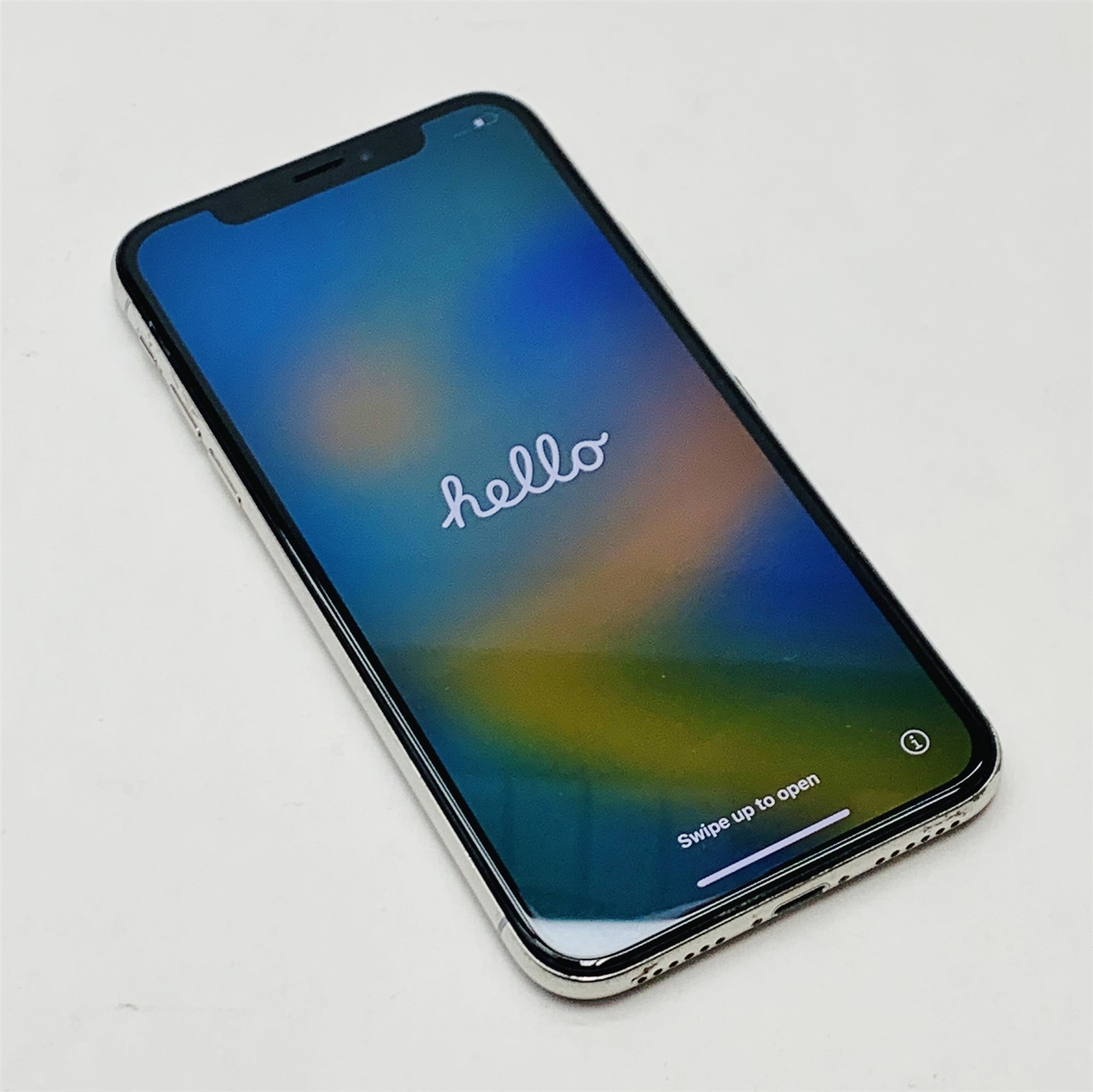 Apple iPhone X 64GB 5.8″ White A1865 Carrier Unlocked iOS 16.7.1 82% Battery