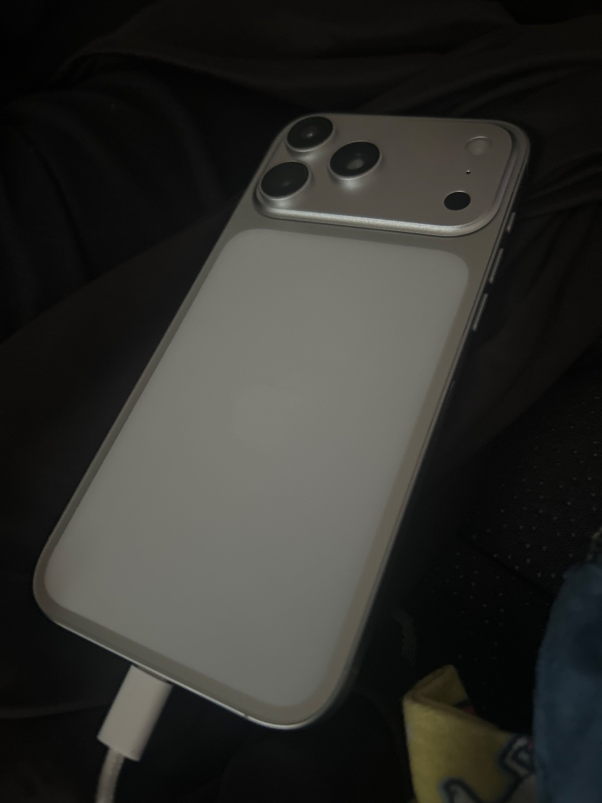 Apple iPhone 17 Pro Max – 2 TB – Silver (Unlocked) Dual Physical SIM No ESIM