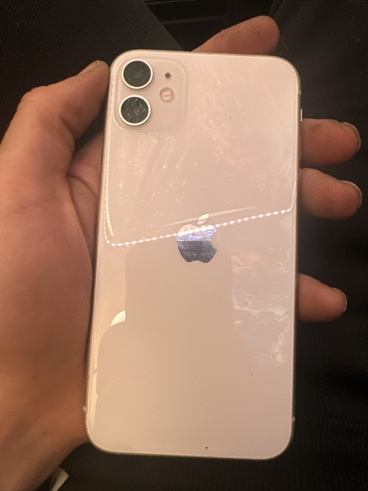Apple iPhone 11 – 64GB – White (AT&T) (Cricket) A2160 (CDMA + GSM)