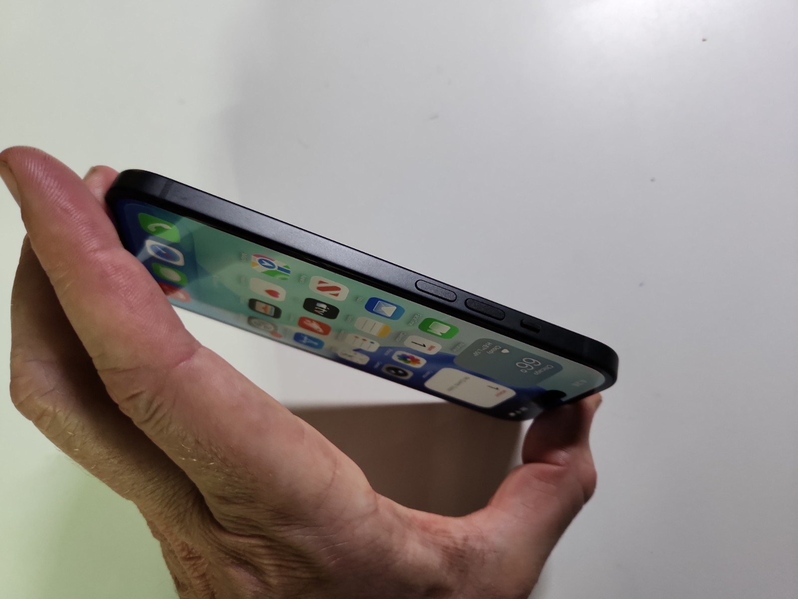 Apple iPhone 15 A2846 eSIM 5G 128GB Unlocked Clean IMEI BH=100% Charged 44 Times
