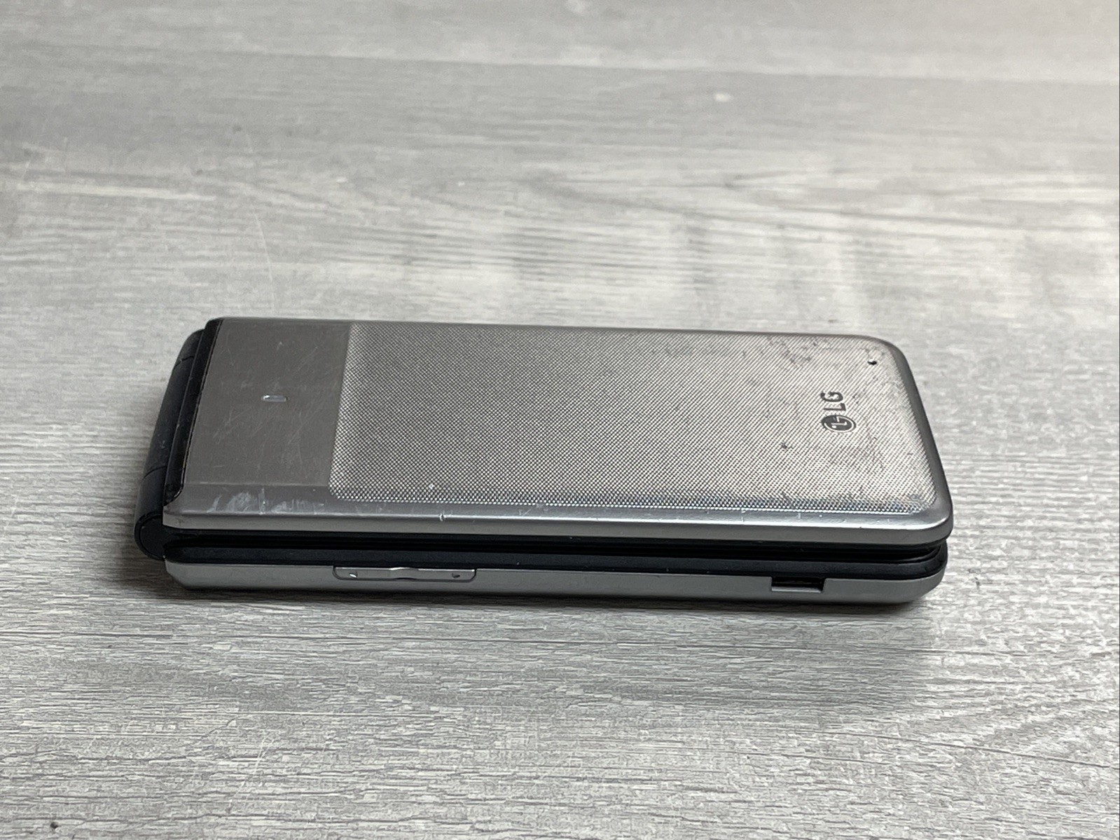 LG Exalt Wine UN220 Flip Phone – (Unlocked) 4G LTE