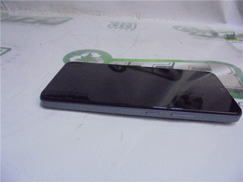 BLU View 5 B160V Smartphone 6.5in 64GB 3GB RAM Tracfone Grey
