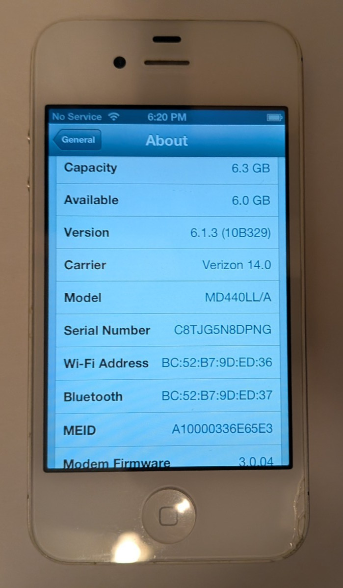 Apple iPhone 4 iOS 6 Verizon CDMA A1349 emc 2422 White 8gb