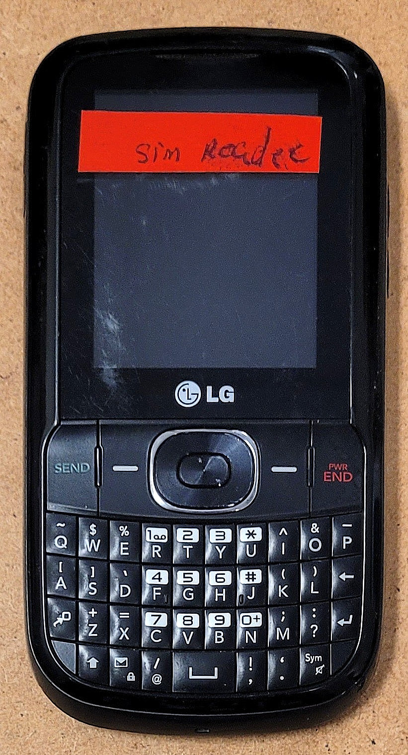 LG 500G / LG500G – Black ( TracFone ) Cellular Candybar Phone