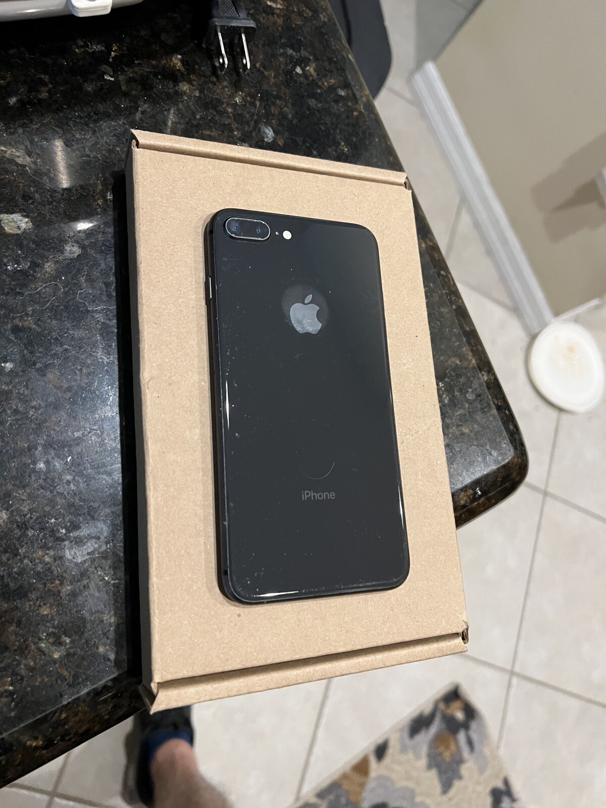Apple iPhone 8 Plus – 64GB – Space Gray (T-Mobile) A1897 (GSM)