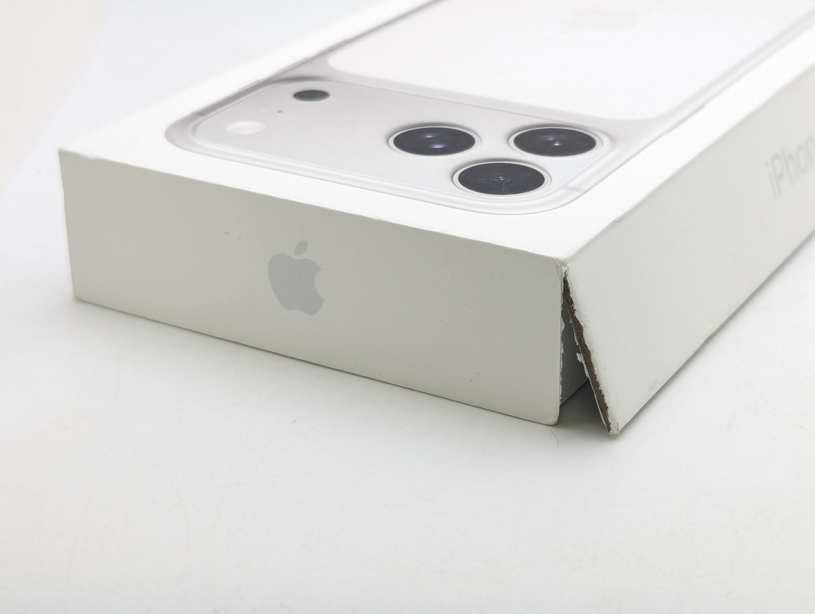 Apple iPhone 17 Pro Max A3257 256GB | Silver | US GCI (ALASKA) POLICY ONLY
